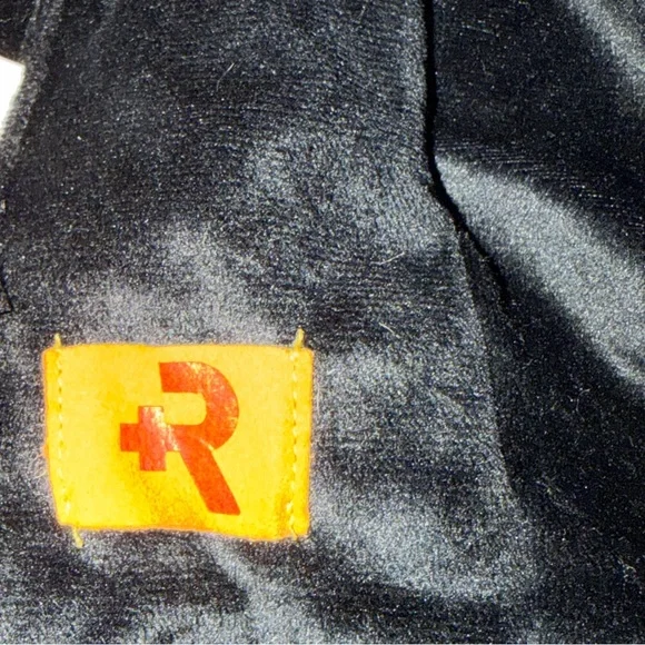 Resolute Cozy Faux Fur Bear ears & Pom-Pom‎ Hat - Picture 5 of 5